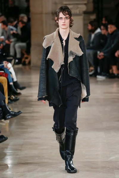 Look 12